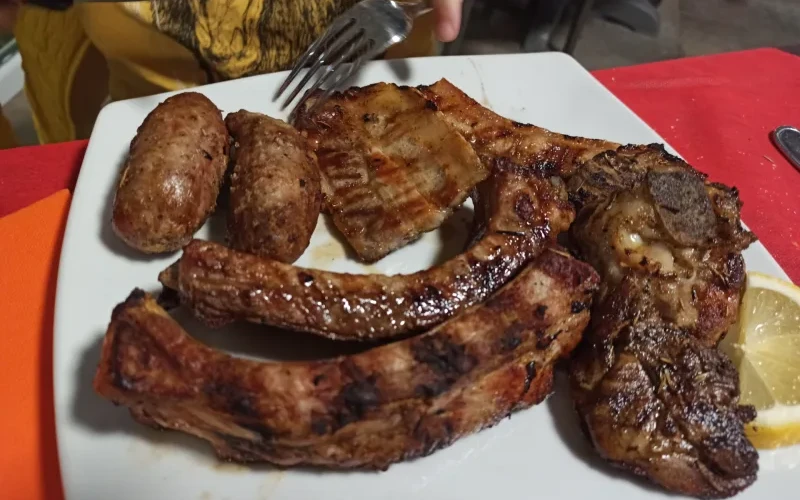 Rombo Meat Platter (Lamb Rib, Brisket Rib, Club Steak, Beef Sausage & Side Dish)